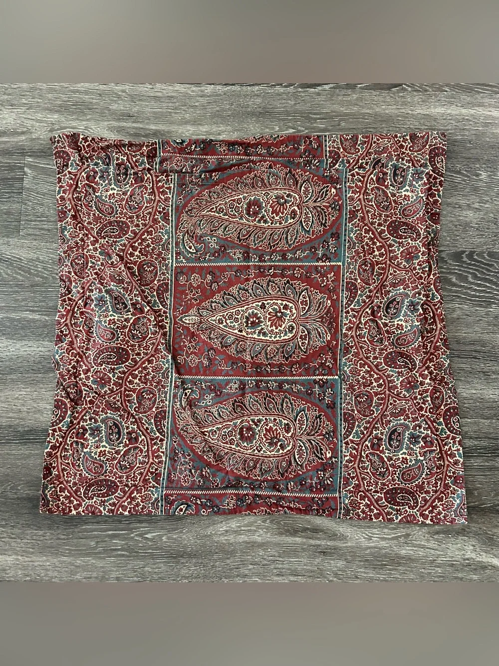 Pottery Barn Talia Paisley EURO Pillow Shams Cotton Percale 26x26 Red Set of 2